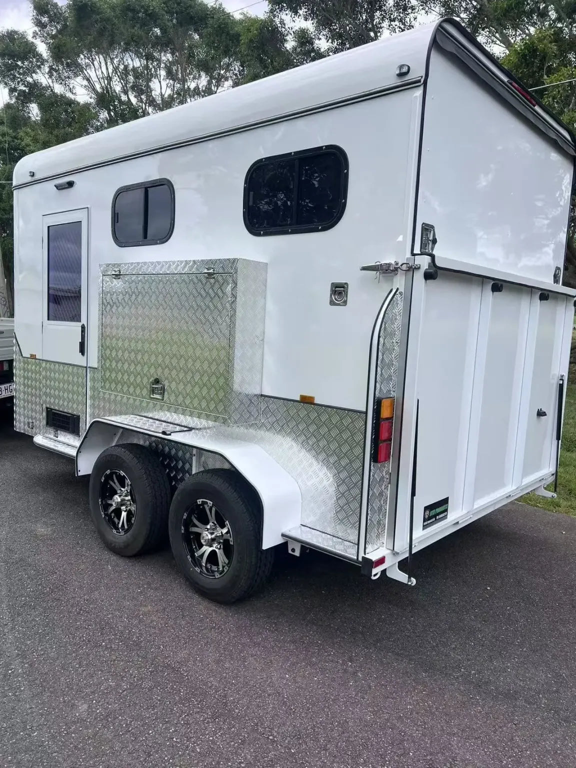 2 Horse Angle Load Luxury Horse Float