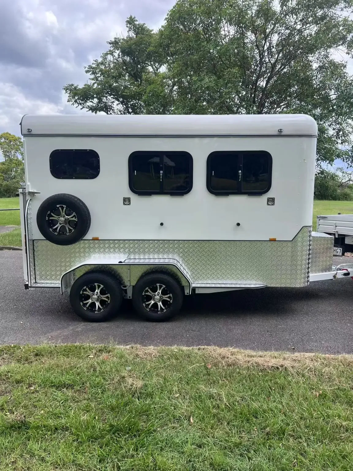 2 Horse Angle Load Luxury Horse Float