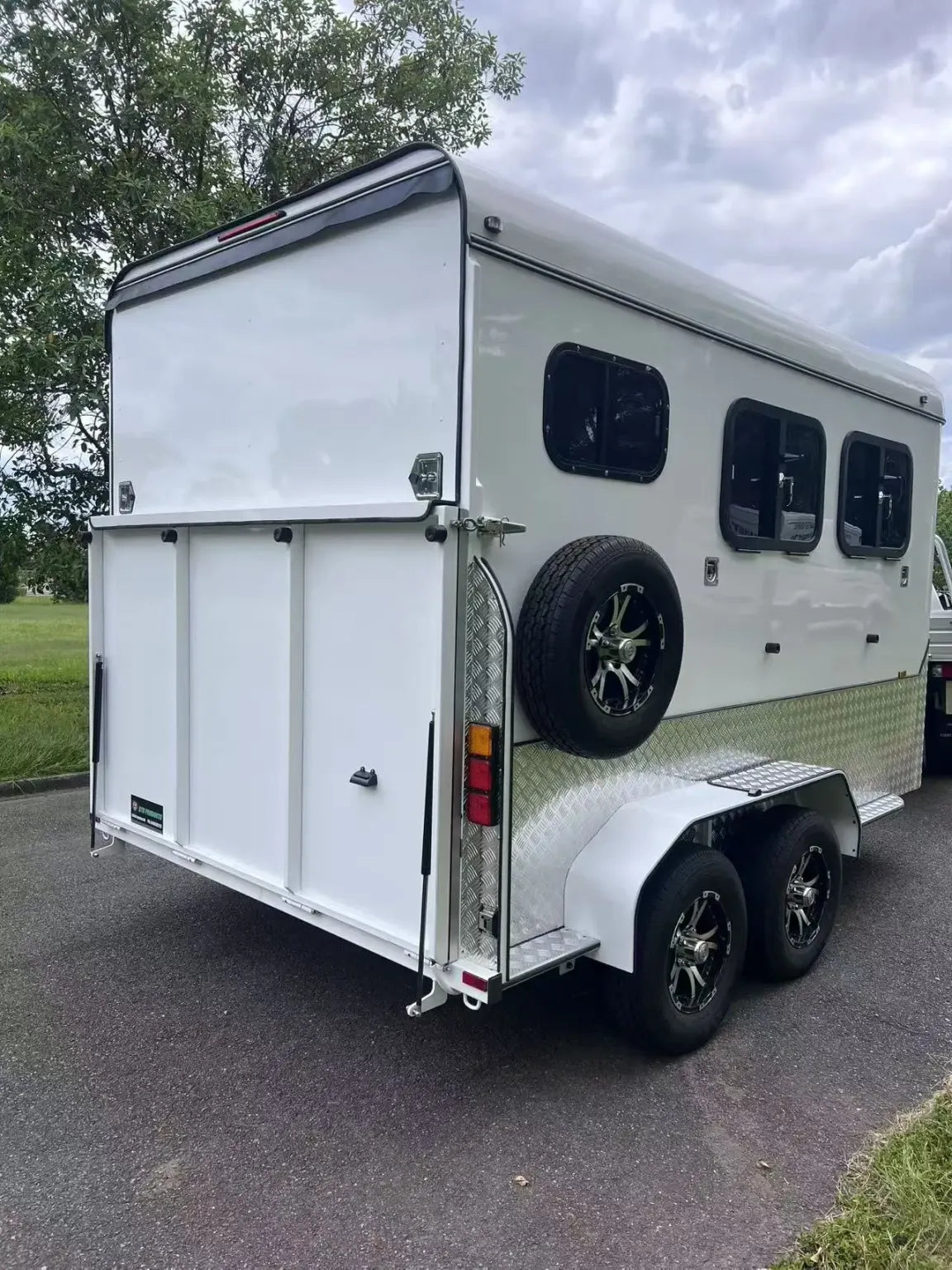 2 Horse Angle Load Luxury Horse Float