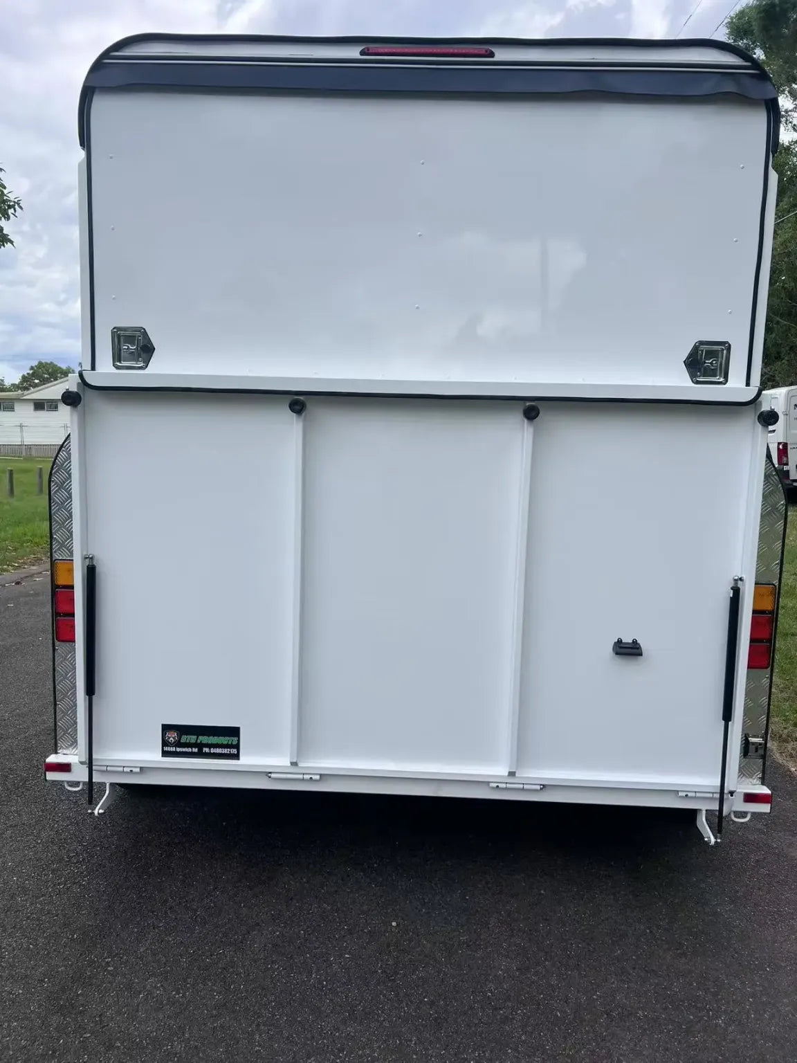 2 Horse Angle Load Luxury Horse Float