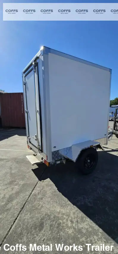 Single Axle Cold Room/Freezer Trailer – 1020kg ATM Cool room