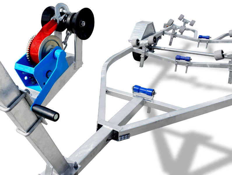 4900 SERIES BOAT TRAILER WITH DISC BRAKES (WOBBLE ROLLERS OR SKID TYPE)