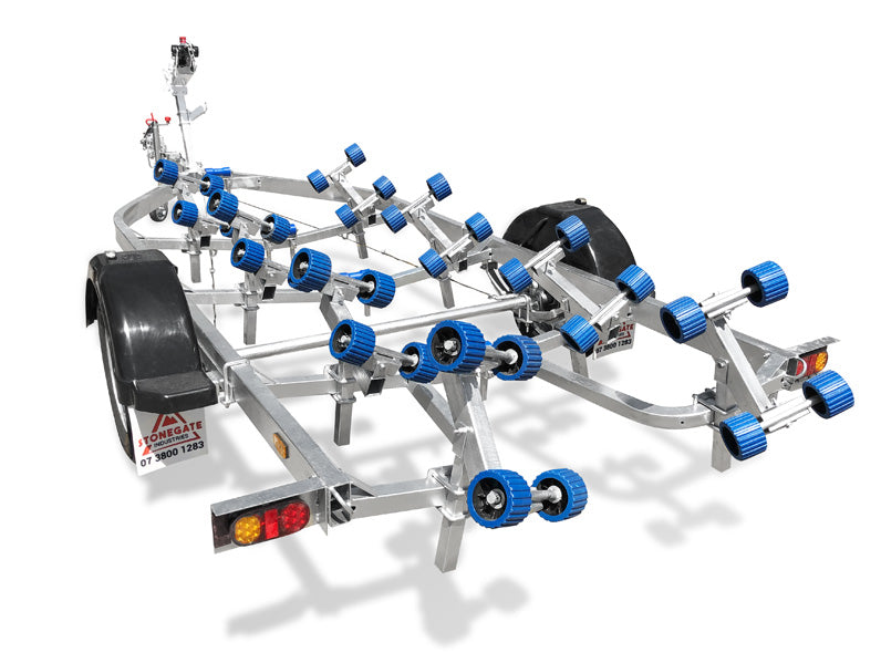6300 SERIES BOAT TRAILER WITH DISC BRAKES (WOBBLE ROLLERS OR SKIDS)