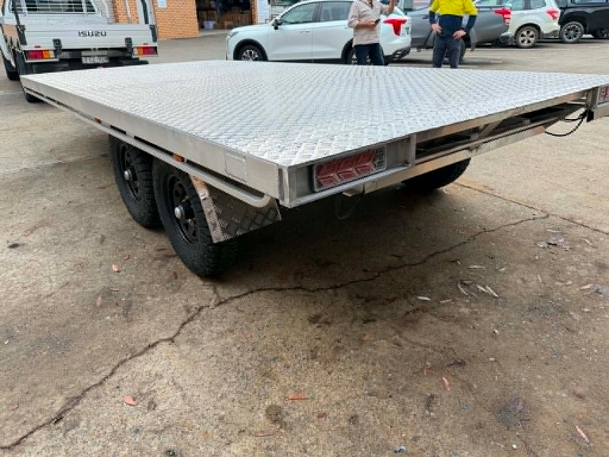 Custom‑Built Aluminium Flatbeds