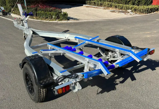 Aluminum Boat Trailer WP1315 - Single spring axle - Suits boats 4m to 4.6m.