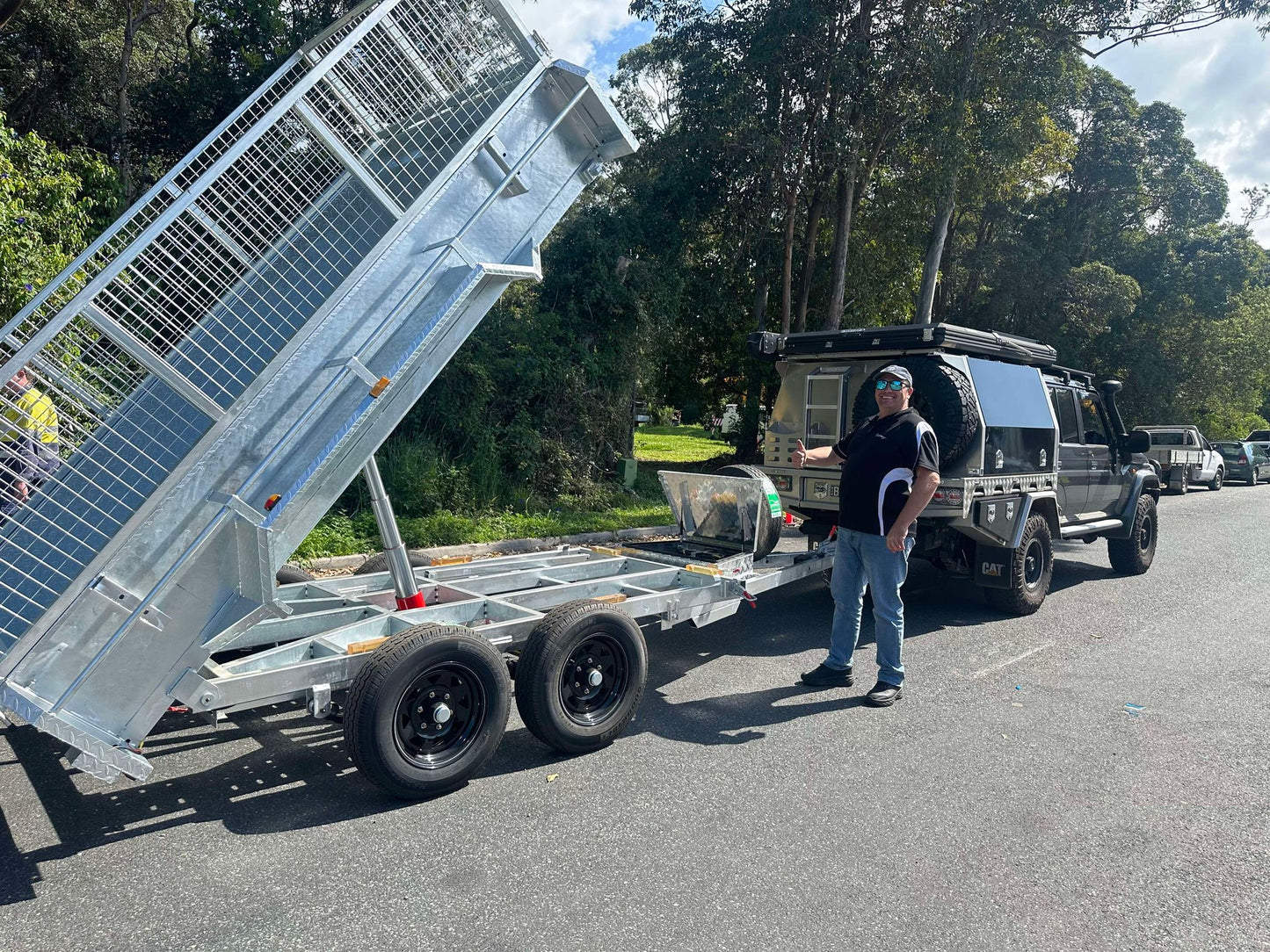 12 x 7 ft Tandem Flat Top Hydraulic Cattle Crate Tipper Trailer with Loading Ramps & Cage ATM 3500kg  – ATM 3500kg Galvanized QLD