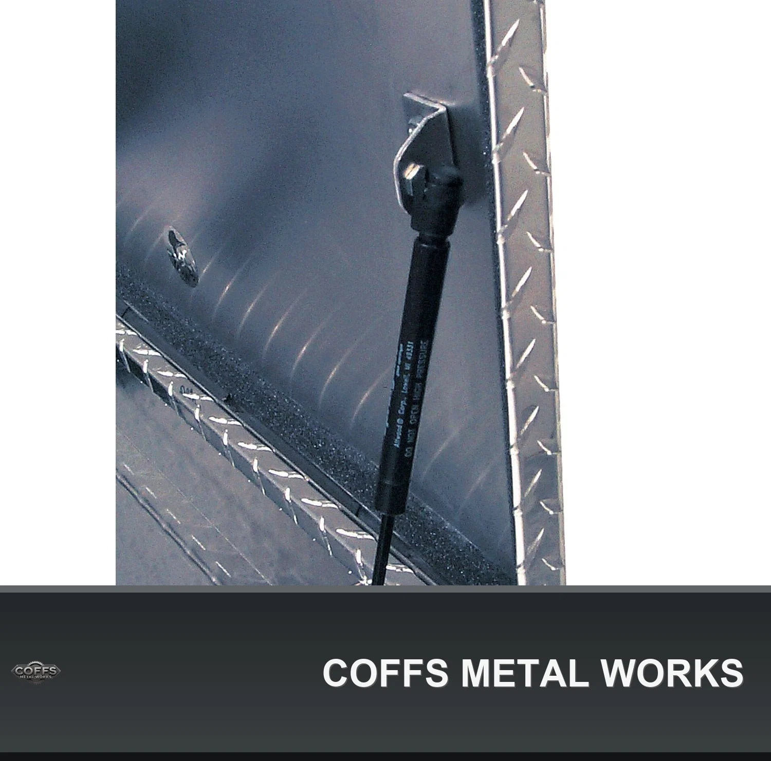 585mm-x-300-newton-gas-struts-brackets-european-seals-coffs-metal-works-04