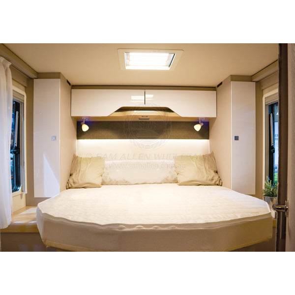 RELAXN LED - BULKHEAD READING LIGHT - DIMMABLE - USB-A CHARGER