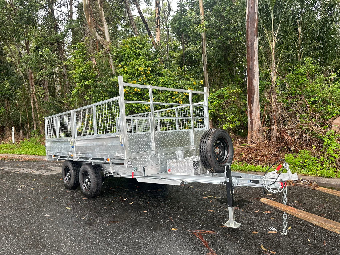 14 x 7 ft Tandem Flat Top Hydraulic Tipper Trailer with Loading Ramps & Cage ATM 3500kg