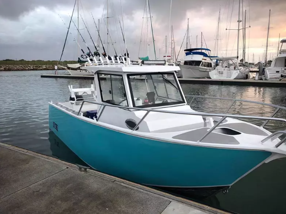 7.5m Center Cabin wolf pack marine