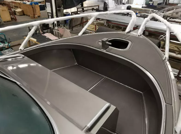 6.85m Center Cabin wolf pack