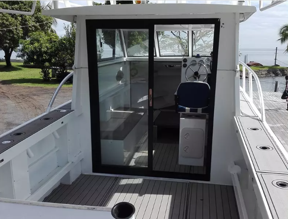 9m Comfortable Lifestyle Yachts Luxury Aluminum Boat For Fishing And Recreation