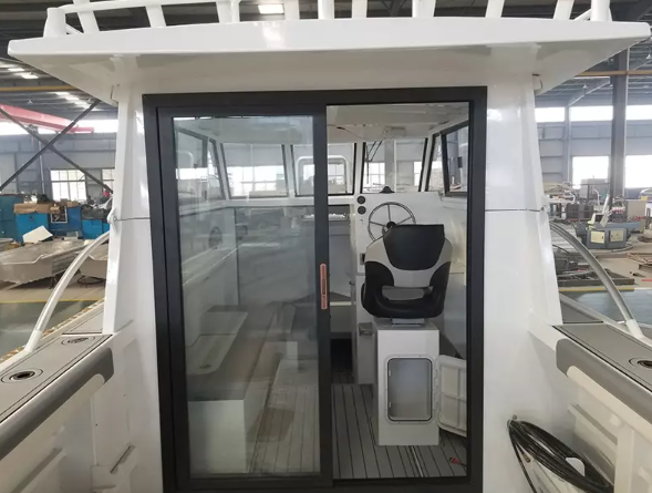 9m Comfortable Lifestyle Yachts Luxury Aluminum Boat For Fishing And Recreation
