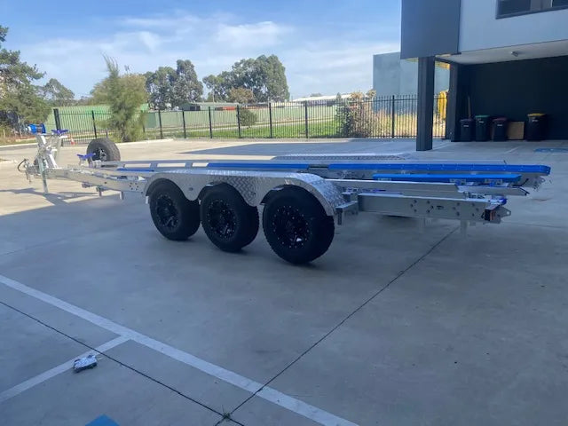 Wolf Pack Marine WP3033 – Alloy Tri‑Axle Boat Trailer (4.5T)