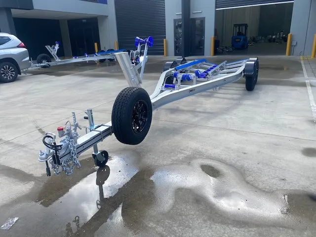 WP1921 Alloy dual axle, suits boats 5.4m to 6m. 2000kg