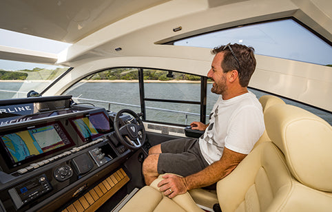 Simrad® Chartplotters & Fishfinders