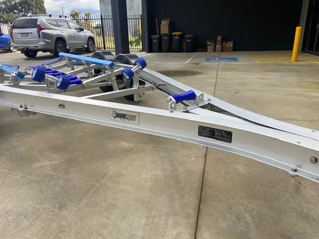 WP1820T Alloy Trailers – single suits boats 4.6 to 5.4. (2000kg)